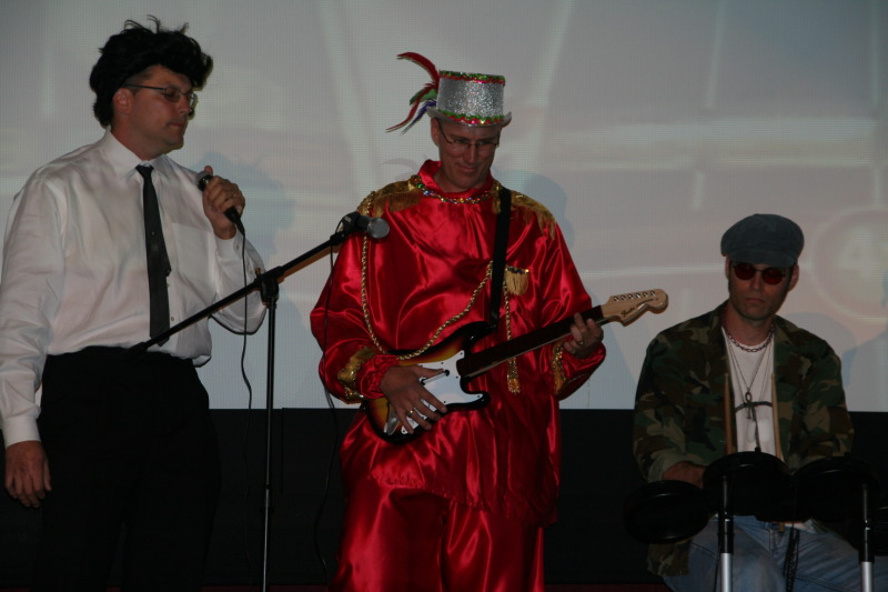 2009/09(September)/Beatles-RockBand-at-Alamo-Drafthouse/800x600_2009-09-20-Beatles-RockBand-Alamo-Drafthouse-20-Matt-Travis-Chris.JPG
