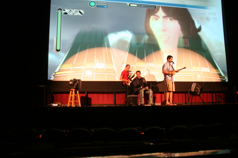 2009/09(September)/Beatles-RockBand-at-Alamo-Drafthouse/800x600_2009-09-20-Beatles-RockBand-Alamo-Drafthouse-33.JPG