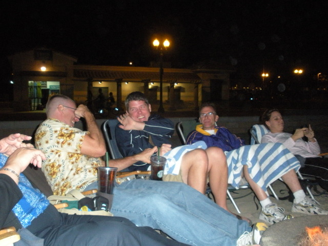 2009/09(September)/ITOC-R1-Huntington-Beach-Training/Day1/640x480_2009-09-15-ITOC-R1-Huntington-Beach-training-29-smores-Travis-Bill-Rob-Deb.JPG