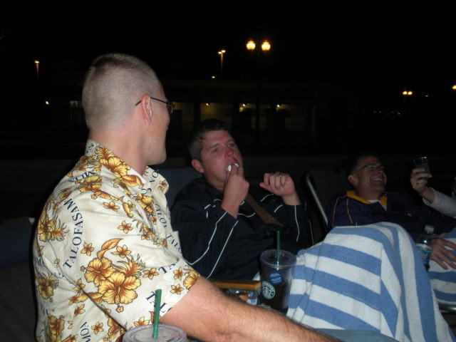 2009/09(September)/ITOC-R1-Huntington-Beach-Training/Day1/640x480_2009-09-15-ITOC-R1-Huntington-Beach-training-41-smores-Travis-Bill-eats-9-marshmellows-Rob.JPG