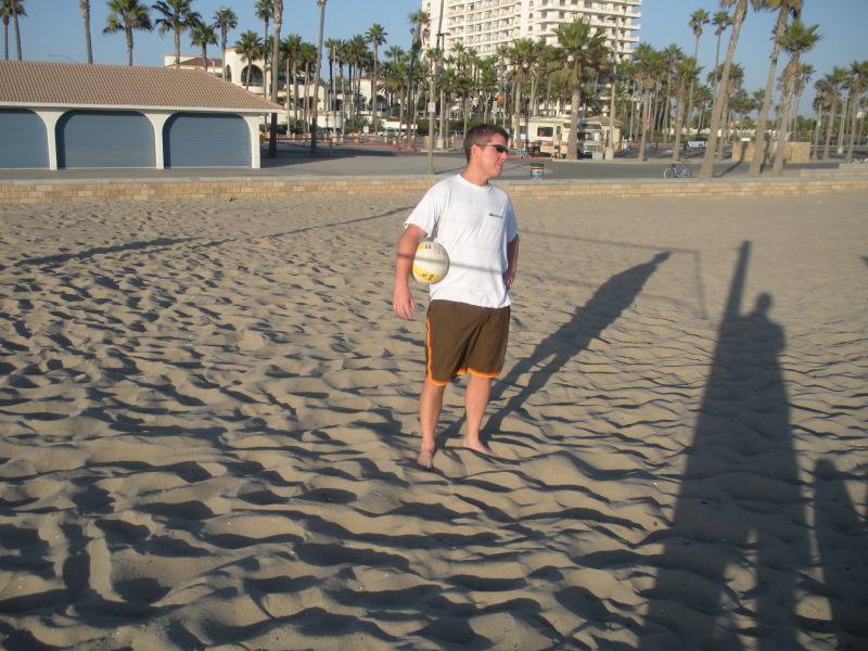 2009-09-15-ITOC-R1-Huntington-Beach-training-22-volleyball-Bill.JPG