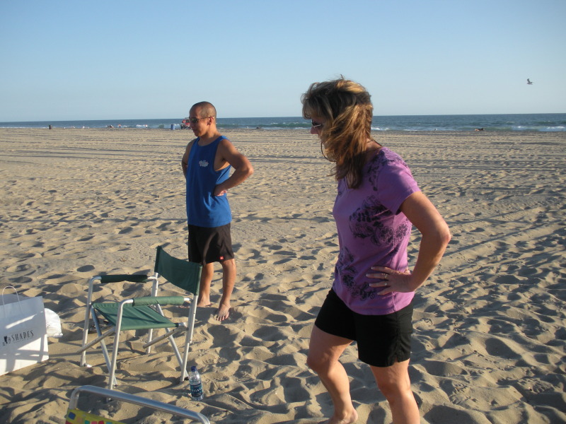2009-09-15-ITOC-R1-Huntington-Beach-training-23-volleyball-Bill-Barbie.JPG