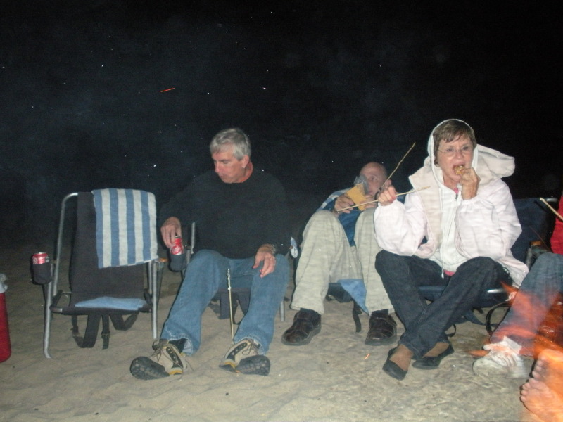 2009/09(September)/ITOC-R1-Huntington-Beach-Training/Day1/800x600_2009-09-15-ITOC-R1-Huntington-Beach-training-39-smores-Doug-Karl-Juanita.JPG