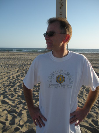 2009-09-15-ITOC-R1-Huntington-Beach-training-24-volleyball-Rob.JPG