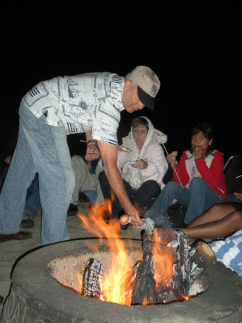 2009-09-15-ITOC-R1-Huntington-Beach-training-35-smores-Bob-Juanita-Lorie.JPG