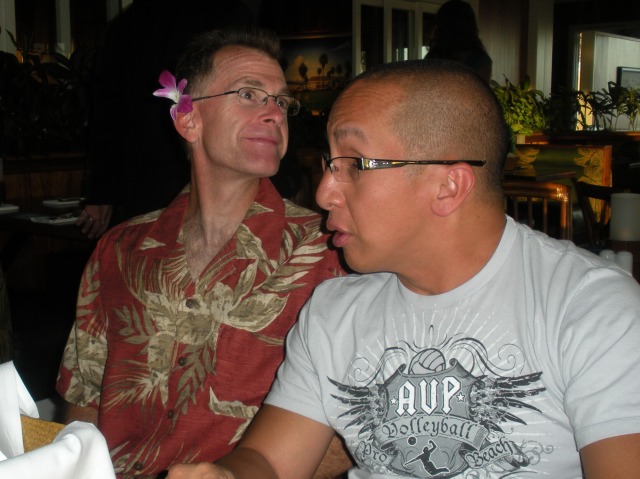 2009/09(September)/ITOC-R1-Huntington-Beach-Training/Day2/640x480_2009-09-16-ITOC-R1-Huntington-Beach-training-21-Rob-flower-Bill-GOOD.jpg