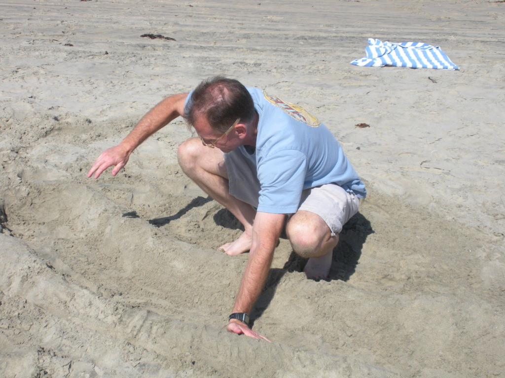 2009/09(September)/ITOC-R1-Huntington-Beach-Training/Day3/1024x768_2009-09-17-ITOC-R1-Huntington-Beach-training-20-teambuilder-contest-Rob.JPG