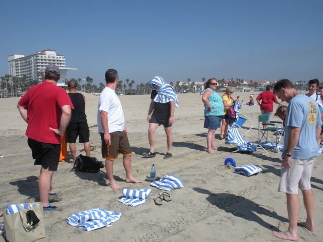 2009-09-17-ITOC-R1-Huntington-Beach-training-03-teambuilder-contest.JPG