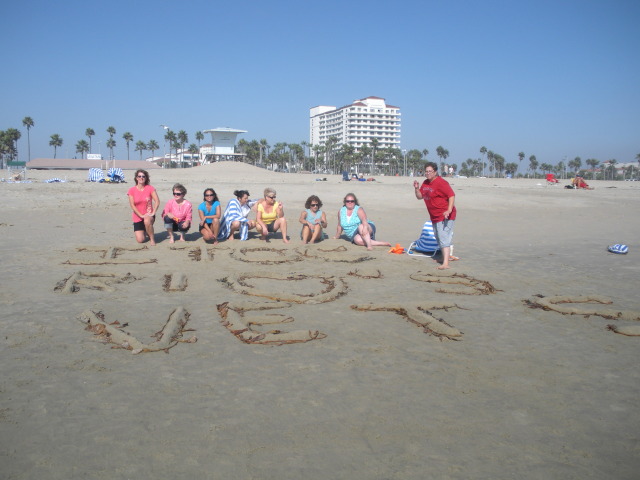 2009/09(September)/ITOC-R1-Huntington-Beach-Training/Day3/640x480_2009-09-17-ITOC-R1-Huntington-Beach-training-36-teambuilder-contest-Ladies-finsihed.JPG