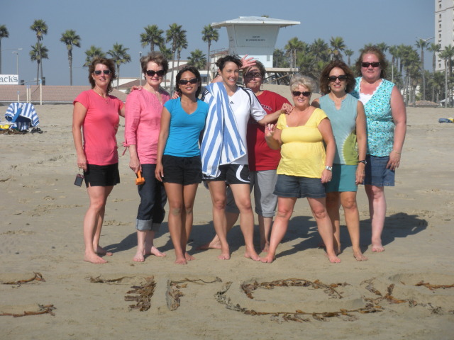 2009-09-17-ITOC-R1-Huntington-Beach-training-40-teambuilder-contest-Ladies-finsihed.JPG