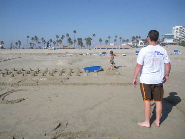 2009-09-17-ITOC-R1-Huntington-Beach-training-55-teambuilder-contest-destroy-it.JPG