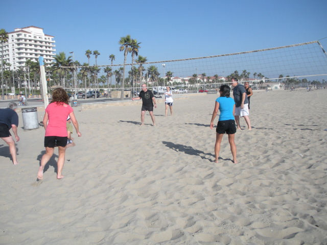 2009/09(September)/ITOC-R1-Huntington-Beach-Training/Day3/640x480_2009-09-17-ITOC-R1-Huntington-Beach-training-65-Volleyball.JPG