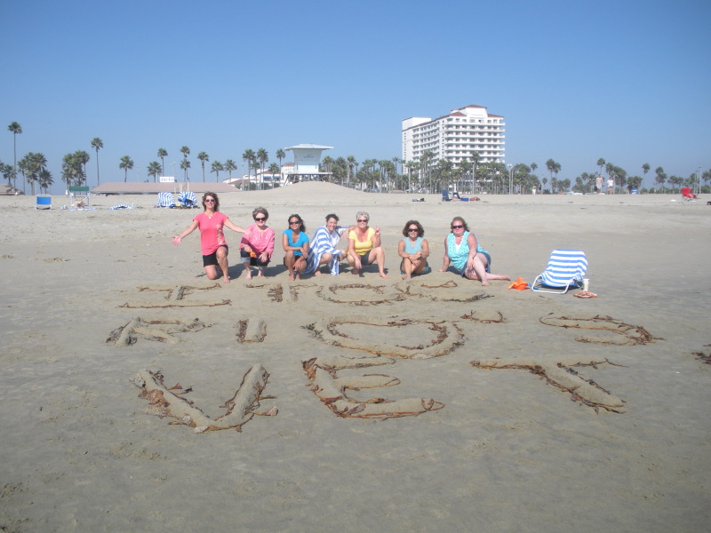 2009/09(September)/ITOC-R1-Huntington-Beach-Training/Day3/800x600_2009-09-17-ITOC-R1-Huntington-Beach-training-37-teambuilder-contest-Ladies-finsihed.JPG