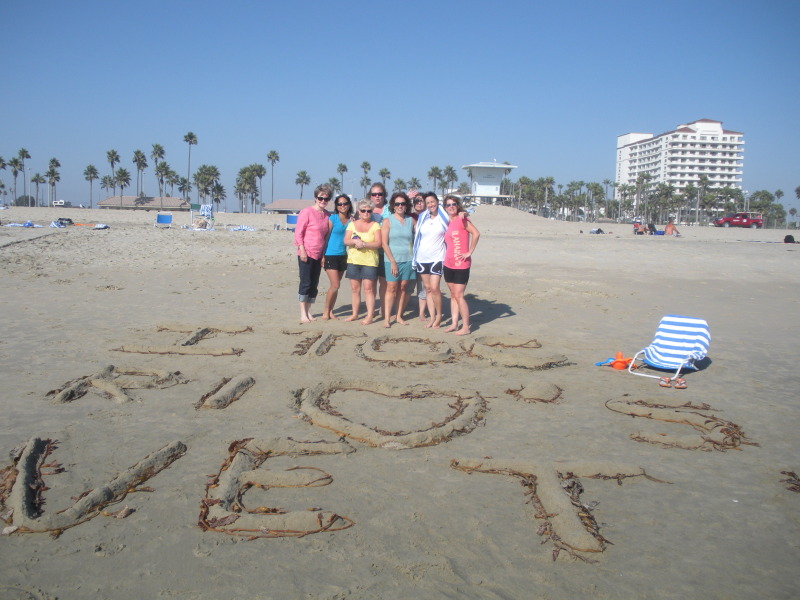2009-09-17-ITOC-R1-Huntington-Beach-training-53-teambuilder-contest-Ladies.JPG