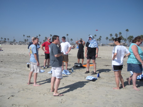 2009-09-17-ITOC-R1-Huntington-Beach-training-04-teambuilder-contest.JPG