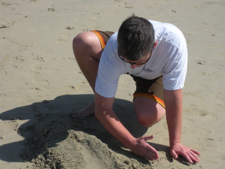 2009-09-17-ITOC-R1-Huntington-Beach-training-23-teambuilder-contest-Bill.JPG