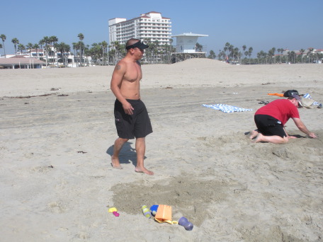 2009-09-17-ITOC-R1-Huntington-Beach-training-26-teambuilder-contest-Bill-Shane.JPG