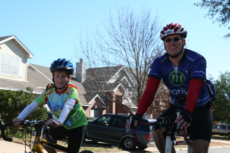 2009/12(December)/Biking-Chance/800x600_2009-12-20-Biking-Chance-Travis-07.JPG