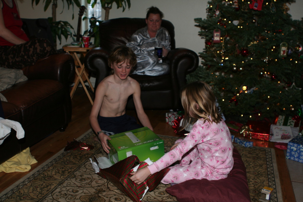 2009-12-25-Christmas-11-Vale-Kati-Kyla.JPG