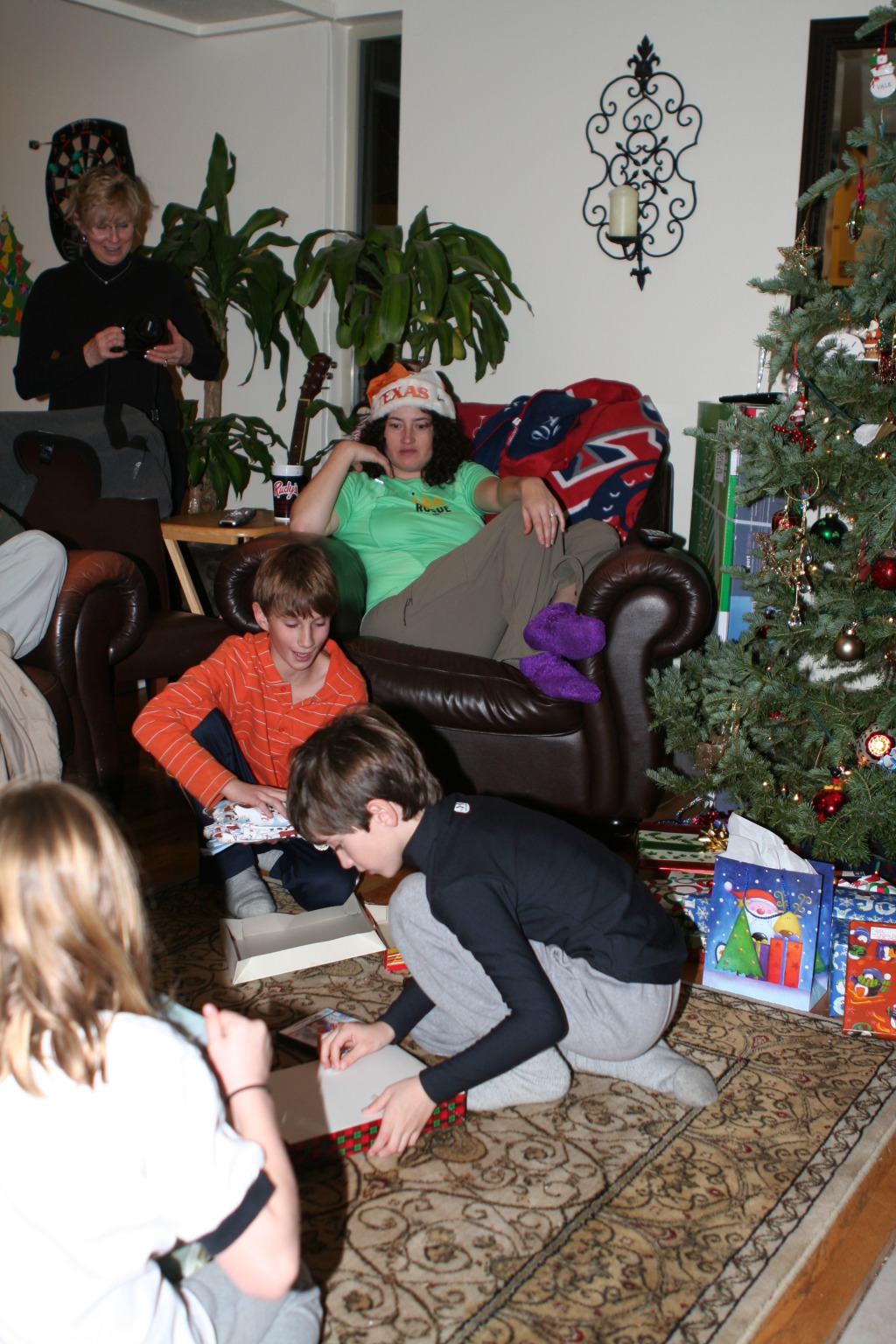 2009/12(December)/Colorado-Christmas/1024x768_2009-12-25-Christmas-29-Janeen-Chance-Suzi-Dax.JPG