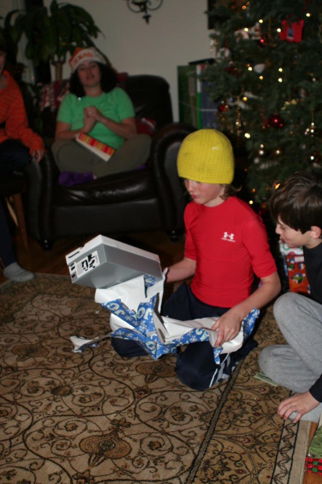 2009-12-25-Christmas-33-Chance-Suzi-Vale-XBOX-360-joke.JPG