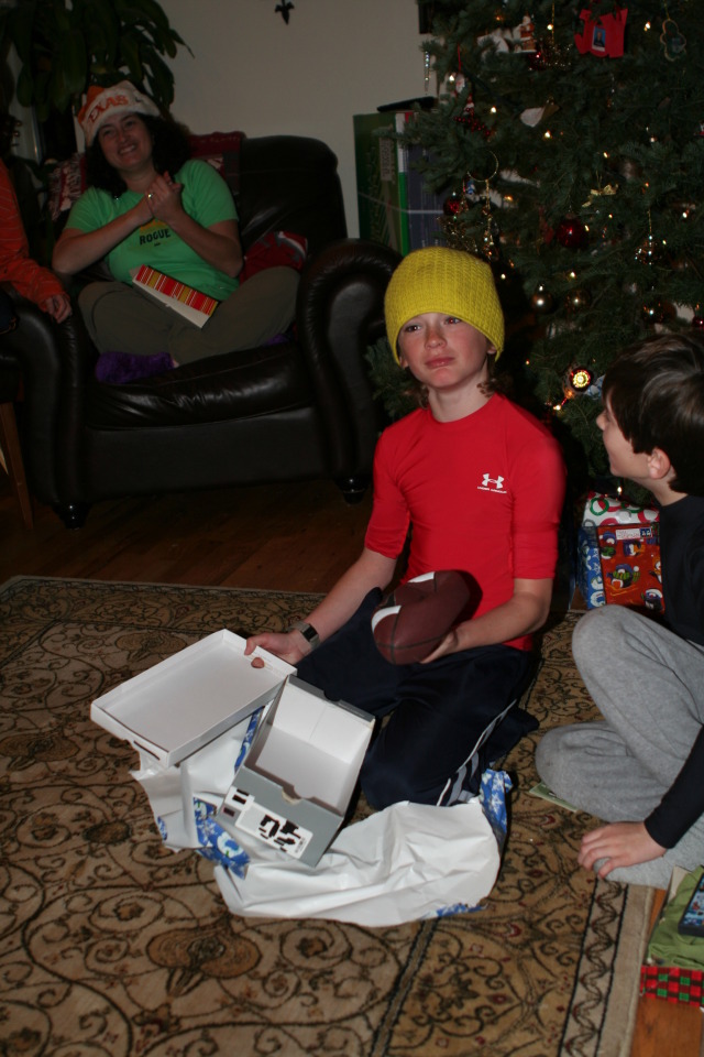 2009-12-25-Christmas-34-Chance-Suzi-Vale-XBOX-360-joke.JPG