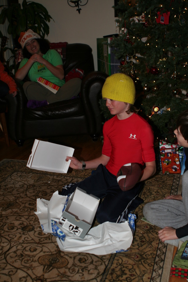 2009-12-25-Christmas-36-Chance-Suzi-Vale-XBOX-360-joke.JPG