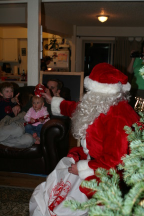2009-12-24-Christmas-25-Santa.JPG