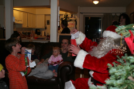 2009-12-24-Christmas-Colorado-06-Santa-Chance.JPG