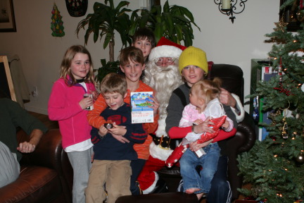 2009-12-24-Christmas-Colorado-14-Santa-Kyla-Ian-Chance-Dax-Vale-Sydney.JPG