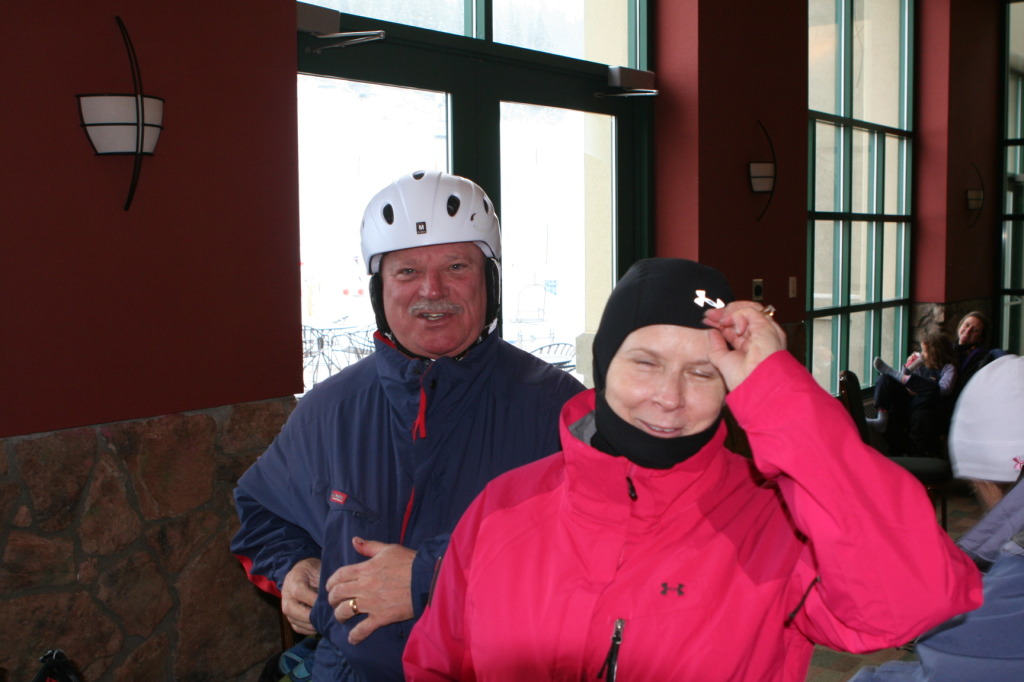 2009/12(December)/Colorado-Skiing/1024x768_2009-12-23-Skiing-07-Jim-Janeen.JPG