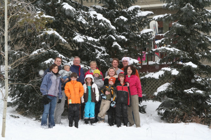 2009-12-25-Christmas-Family-Photo-06-Heather-Sydney-Josh-Jim-Dax-Kyla-Janeen-Vale-Ian-Katie-Justin-Chance-Suzi-Travis.JPG