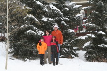 2009-12-25-Christmas-Family-Photo-11-Dax-Suzi-Chance-Travis.JPG