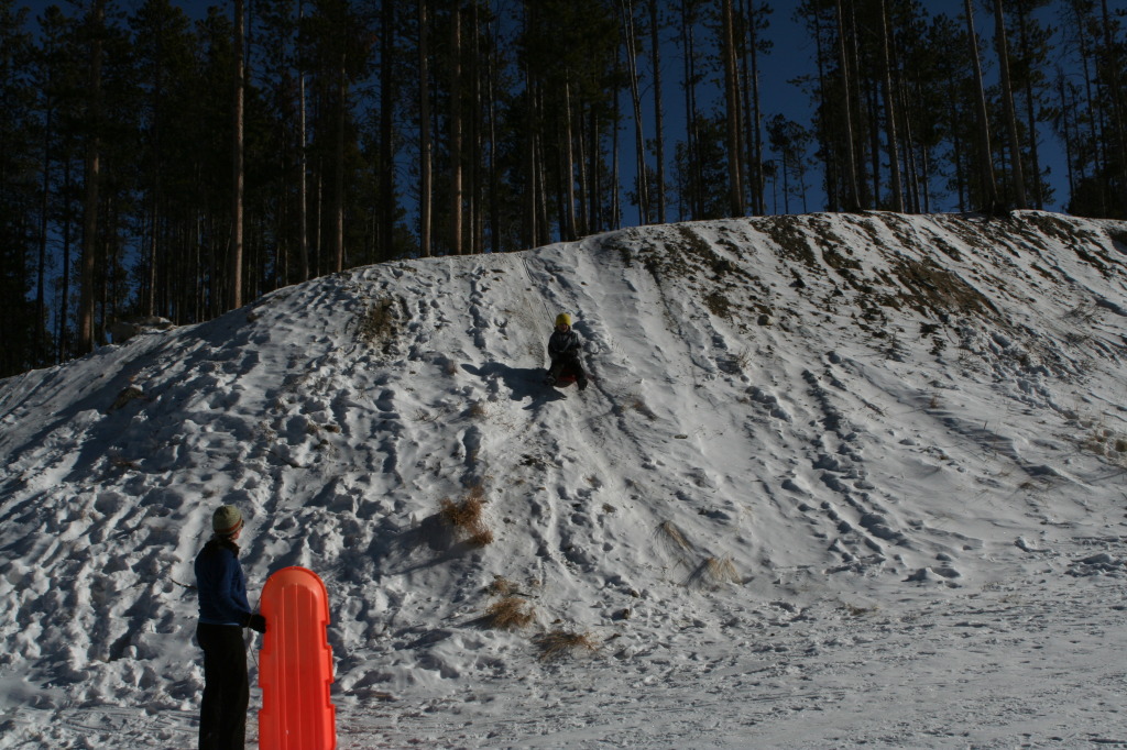 2009/12(December)/Sledding/1024x768_2009-12-27-Sledding-024-Vale.JPG