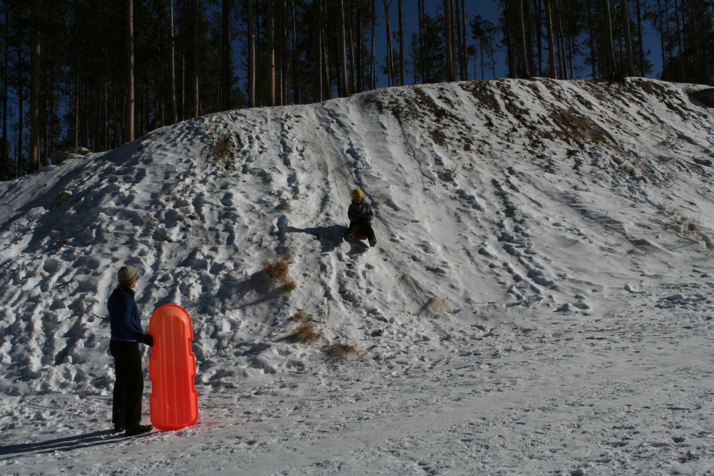2009/12(December)/Sledding/1024x768_2009-12-27-Sledding-025-Vale.JPG