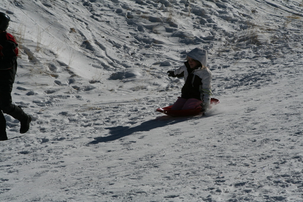 2009/12(December)/Sledding/1024x768_2009-12-27-Sledding-046-Kyla.JPG