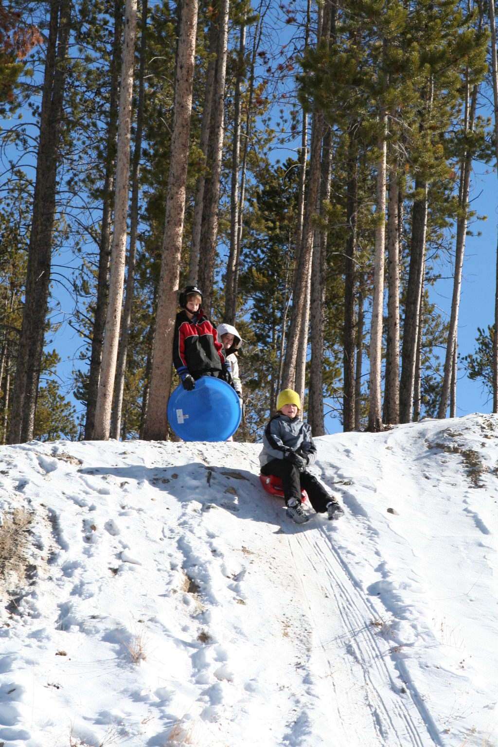 2009/12(December)/Sledding/1024x768_2009-12-27-Sledding-059-Chance-Kyla-Vale.JPG