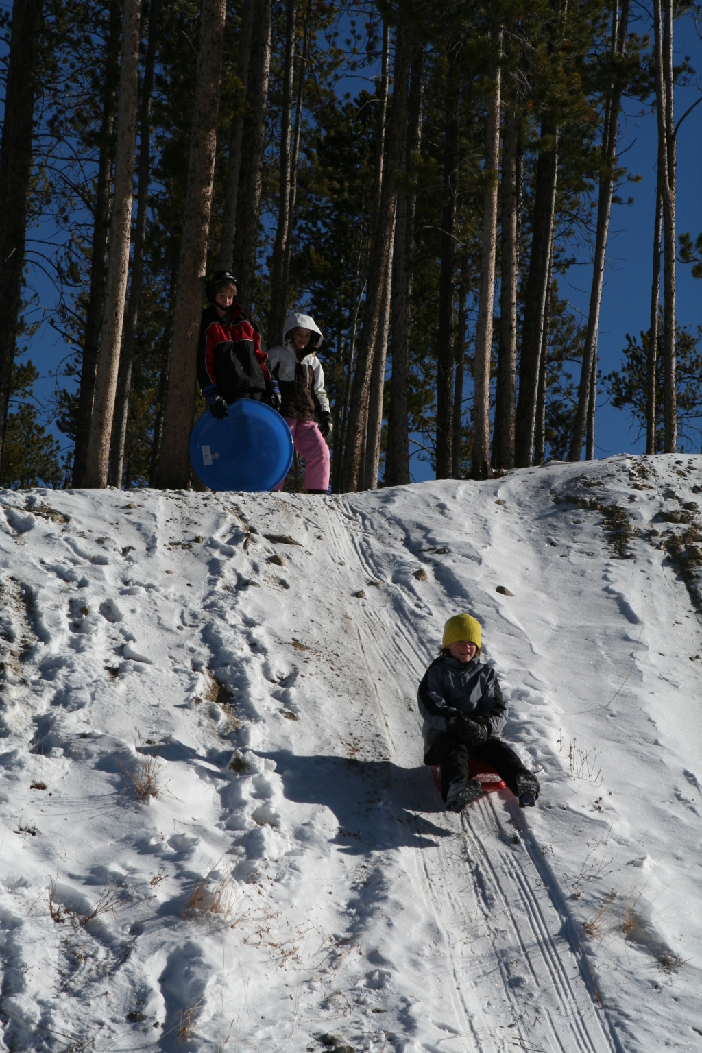 2009/12(December)/Sledding/1024x768_2009-12-27-Sledding-061-Chance-Kyla-Vale.JPG