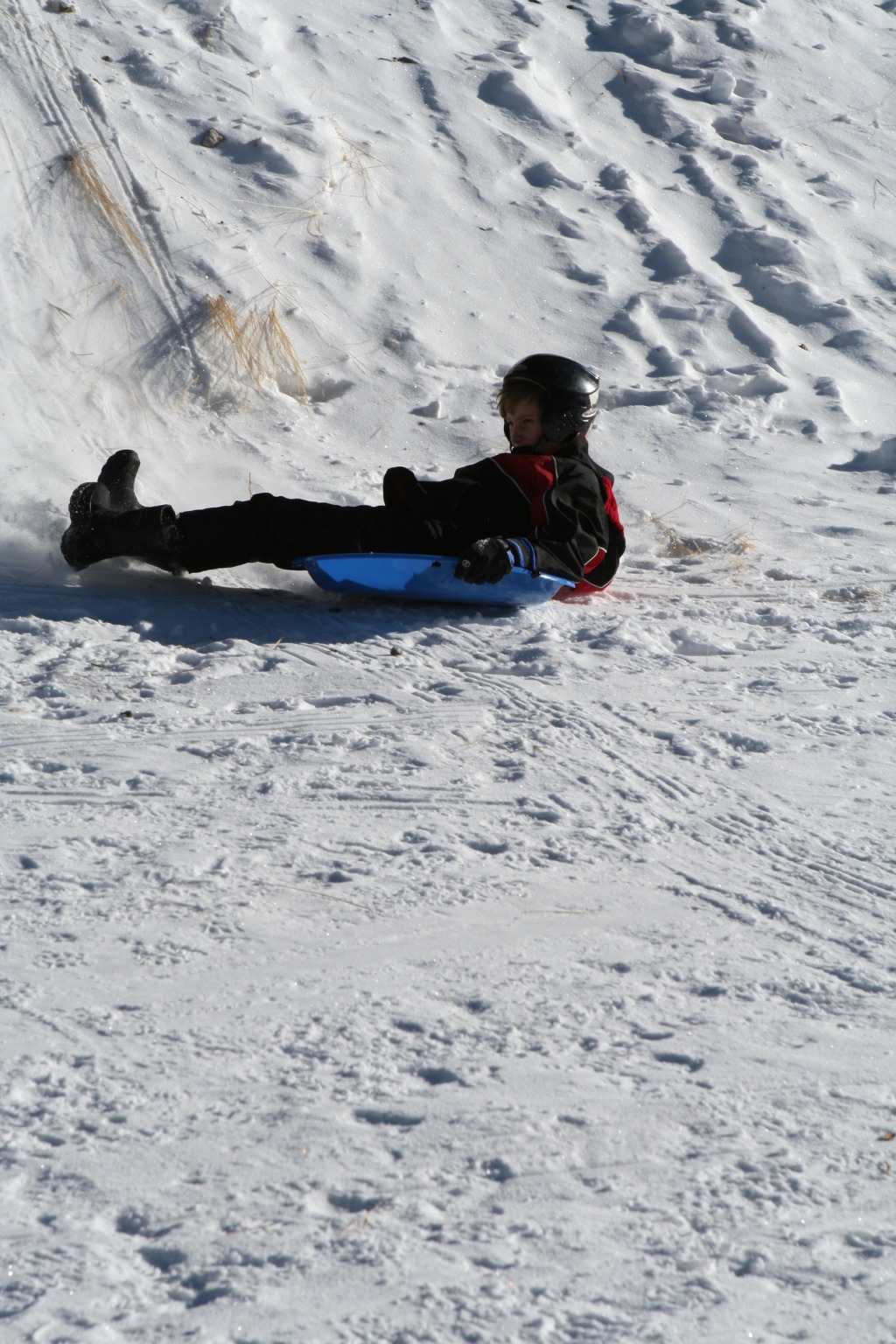 2009/12(December)/Sledding/1024x768_2009-12-27-Sledding-069-Chance.JPG