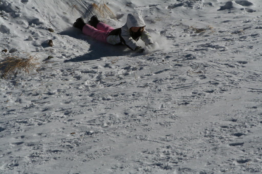 2009/12(December)/Sledding/1024x768_2009-12-27-Sledding-078-Kyla.JPG