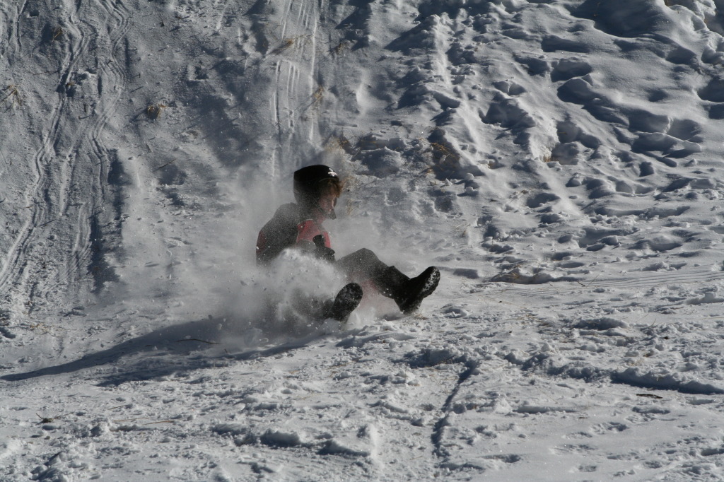 2009/12(December)/Sledding/1024x768_2009-12-27-Sledding-087-Chance.JPG