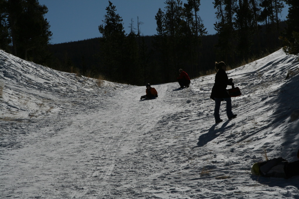 2009/12(December)/Sledding/1024x768_2009-12-27-Sledding-095-Dax.JPG