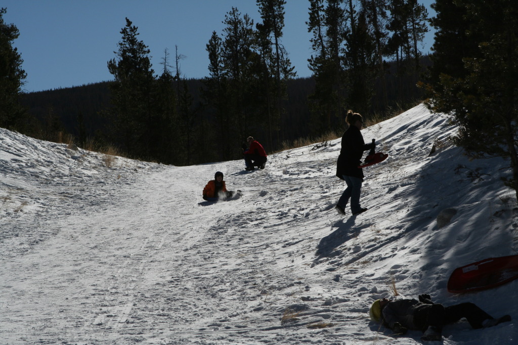 2009/12(December)/Sledding/1024x768_2009-12-27-Sledding-099-Dax.JPG