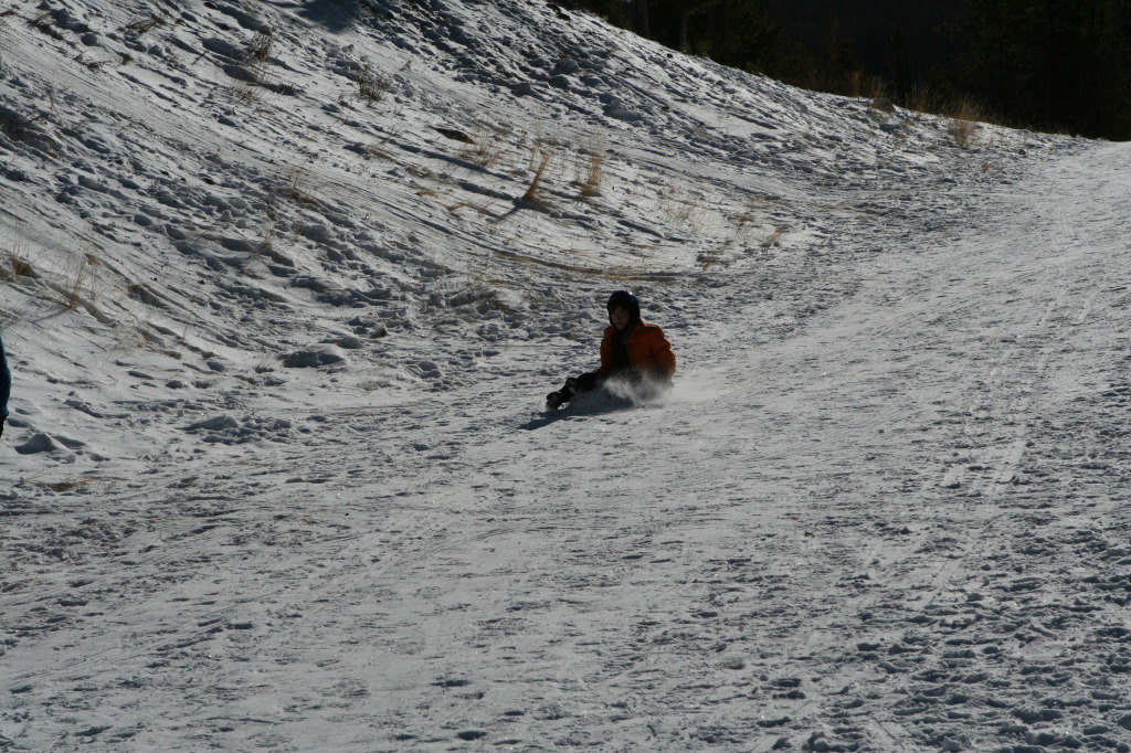 2009/12(December)/Sledding/1024x768_2009-12-27-Sledding-105-Dax.JPG