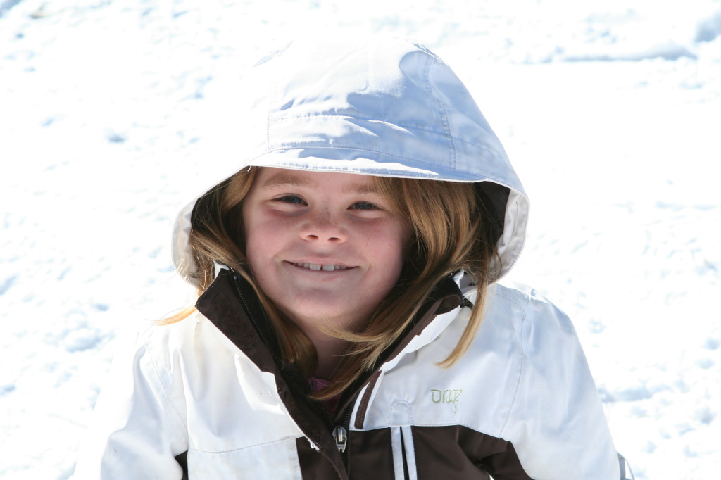 2009/12(December)/Sledding/1024x768_2009-12-27-Sledding-124-Kyla.JPG