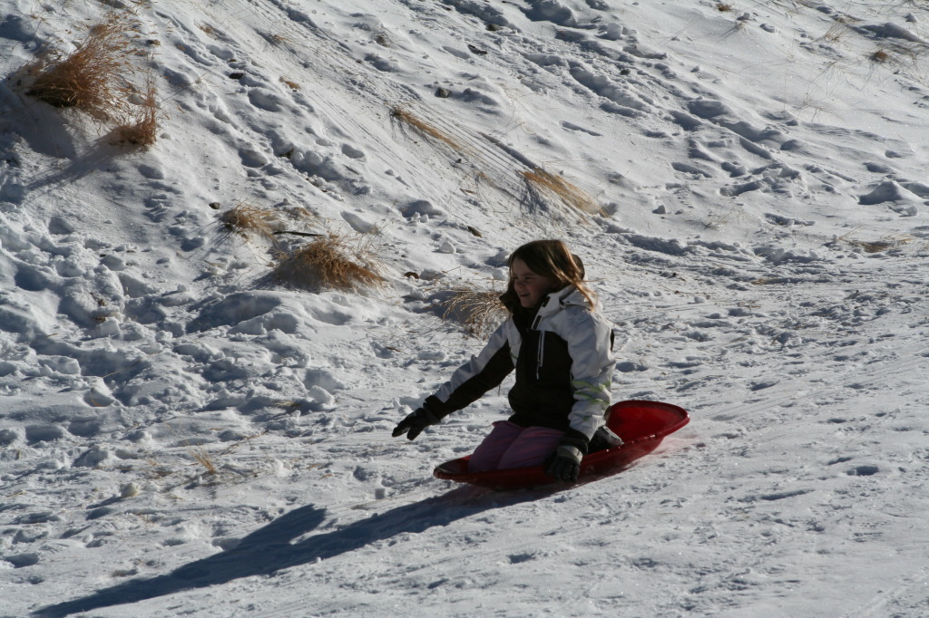 2009/12(December)/Sledding/1024x768_2009-12-27-Sledding-129-Kyla.JPG