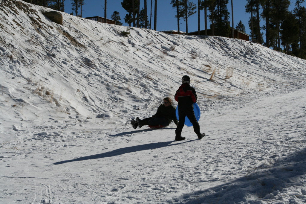 2009/12(December)/Sledding/1024x768_2009-12-27-Sledding-152-Justin.JPG