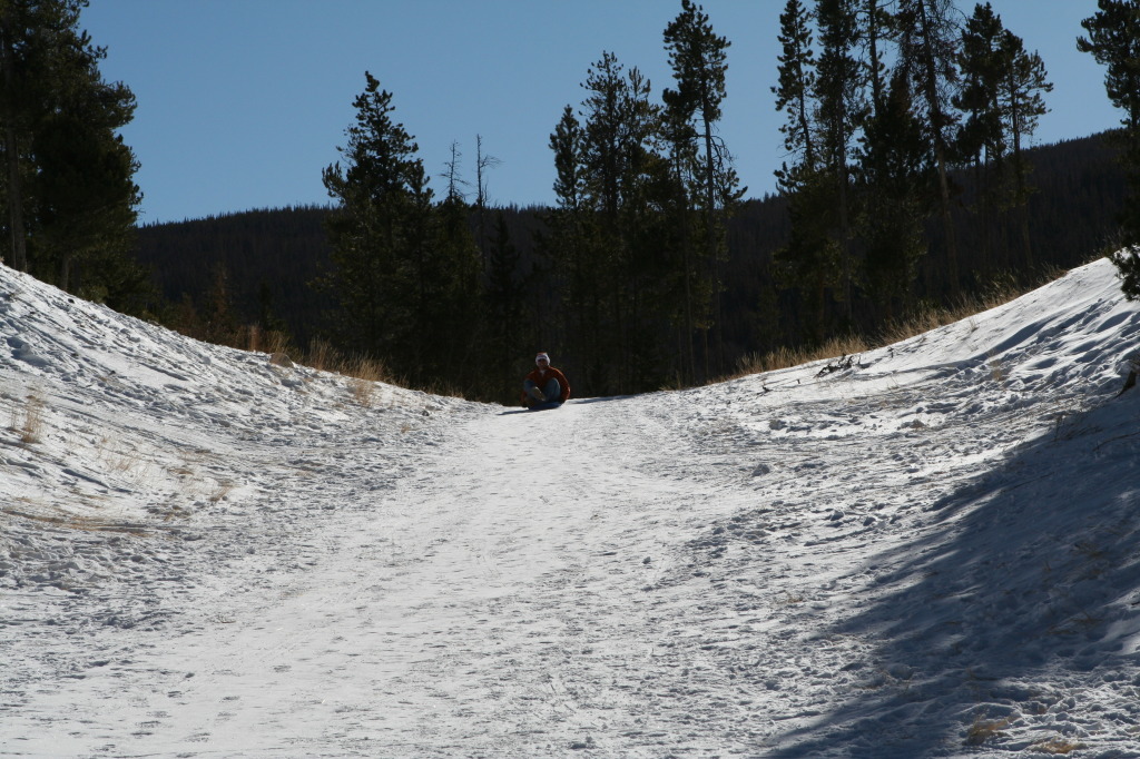 2009/12(December)/Sledding/1024x768_2009-12-27-Sledding-170-Travis.JPG
