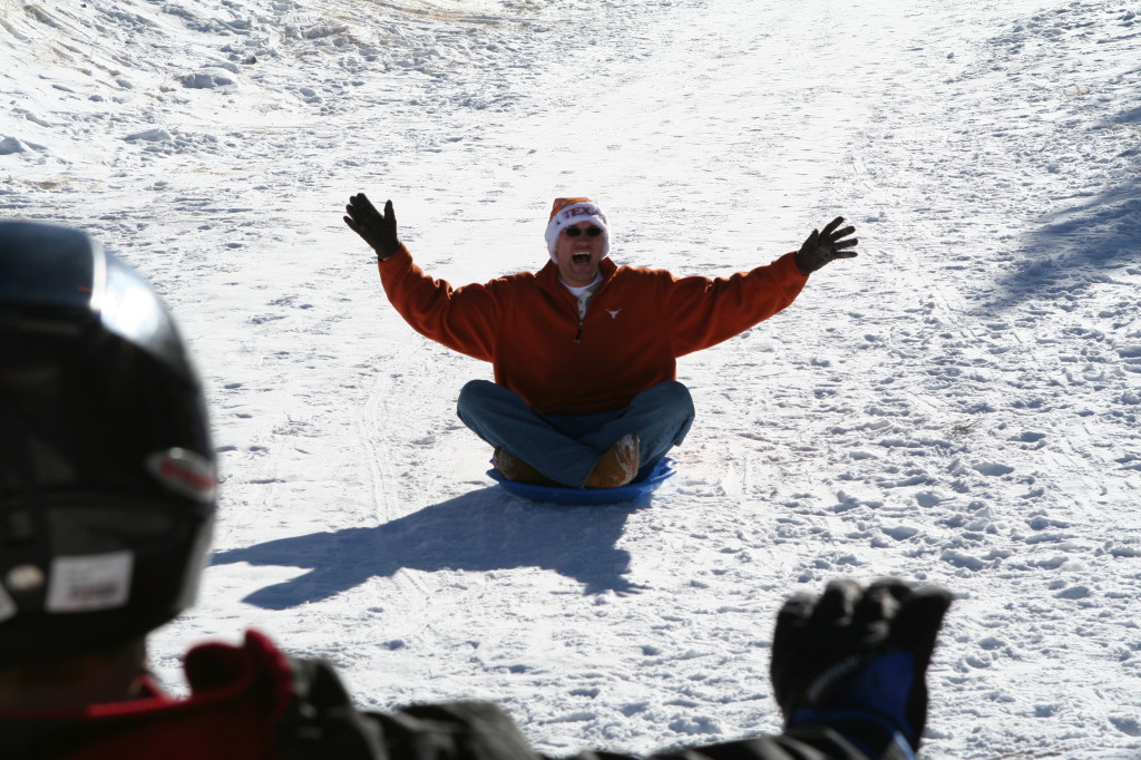 2009/12(December)/Sledding/1024x768_2009-12-27-Sledding-178-Travis.JPG