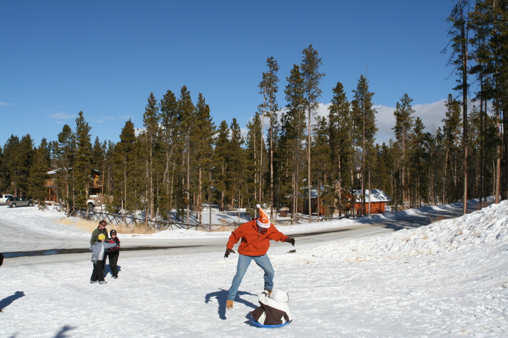 2009/12(December)/Sledding/1024x768_2009-12-27-Sledding-186-Kyla-Travis.JPG
